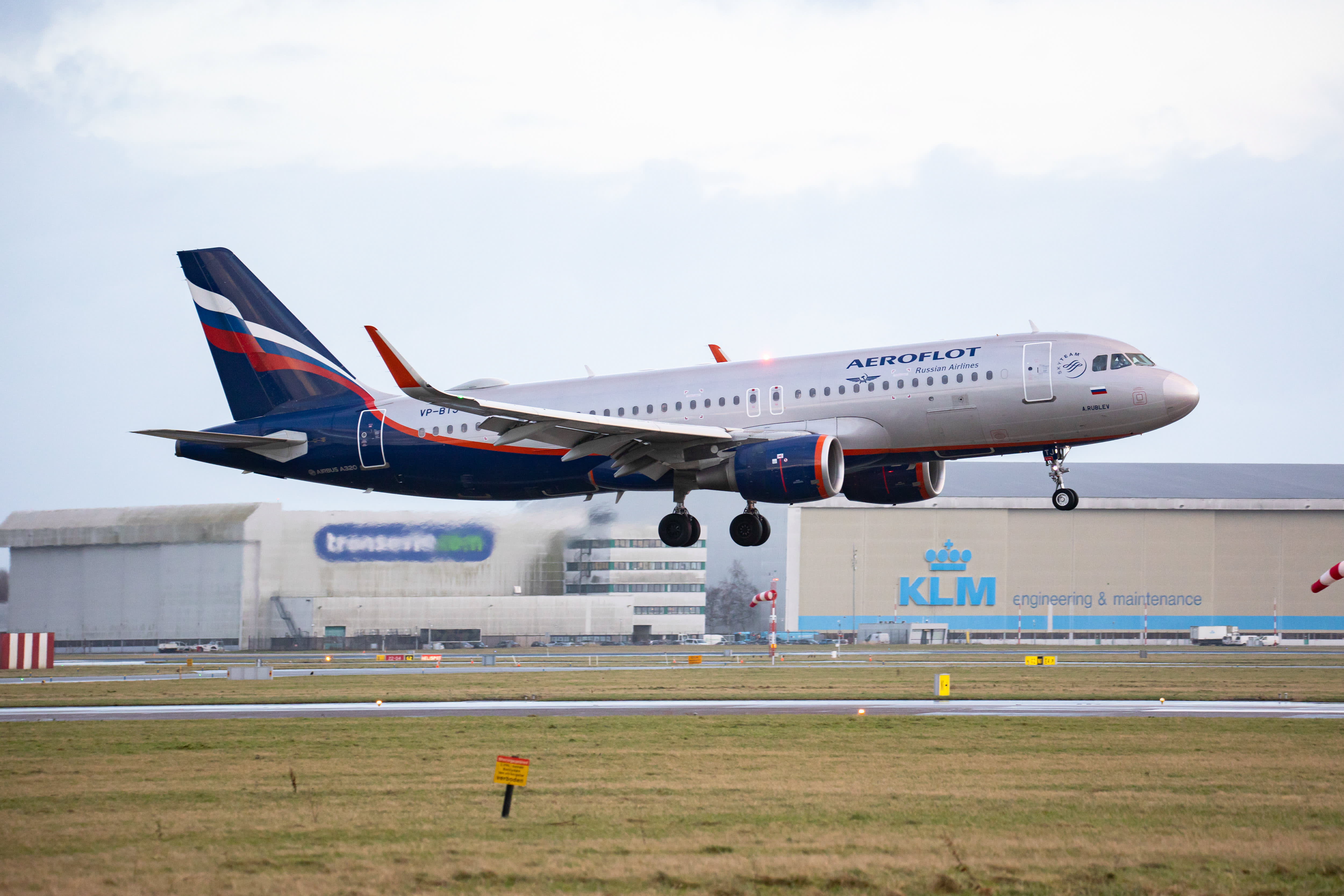Delta cuts Aeroflot ties as fallout from Russia’s invasion of Ukraine spreads in..