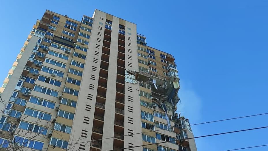 KYIV, UKRAINE - FEBRUARY 26:Residential building is seen damaged after an attack on a residential building during Russiaâs military intervention in Kyiv, Ukraine on February 26, 2022. Sirens blared in the Ukrainian capital on Saturday morning following m