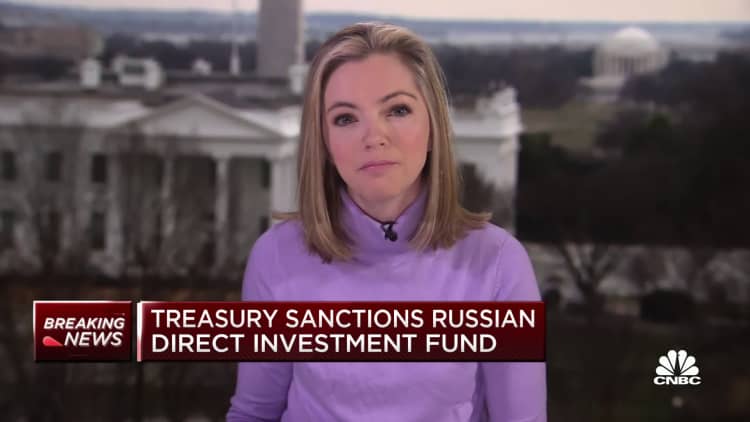 U.S. Treasury prohibits transactions with Russia's central bank