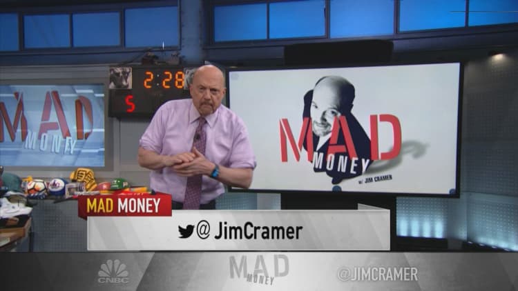Jim Cramer says Russia's invasion of Ukraine could put more pressure on the Fed to raise interest rates