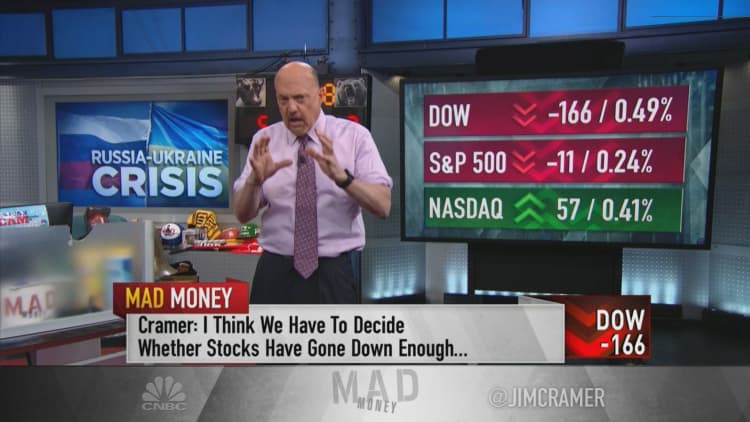 Jim Cramer says Russia's invasion of Ukraine could put more pressure on Fed to raise interest rates