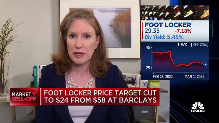 There's still time to get into Foot Locker shares, says Gilman Hill's Jenny Harrington