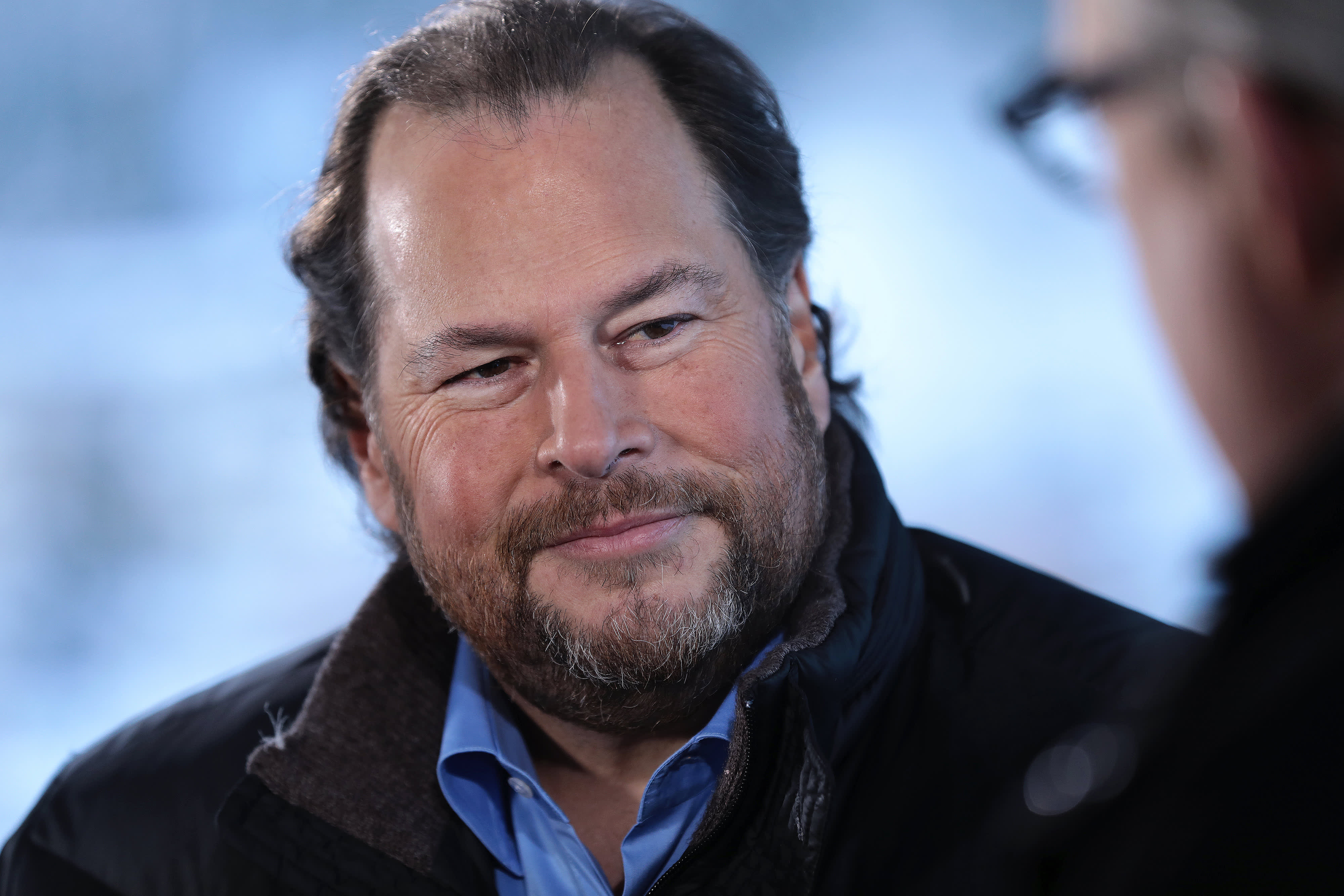 Salesforce reports better-than-expected earnings and revenue, issues upbeat guidance