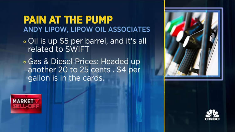 We're heading toward hitting $4 per gallon gas, says Andy Lipow