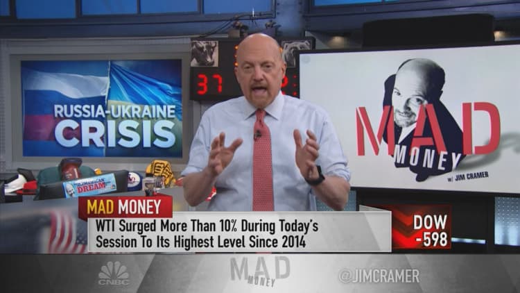 Jim Cramer thinks the market is closing in on a bottom, says have cash ready