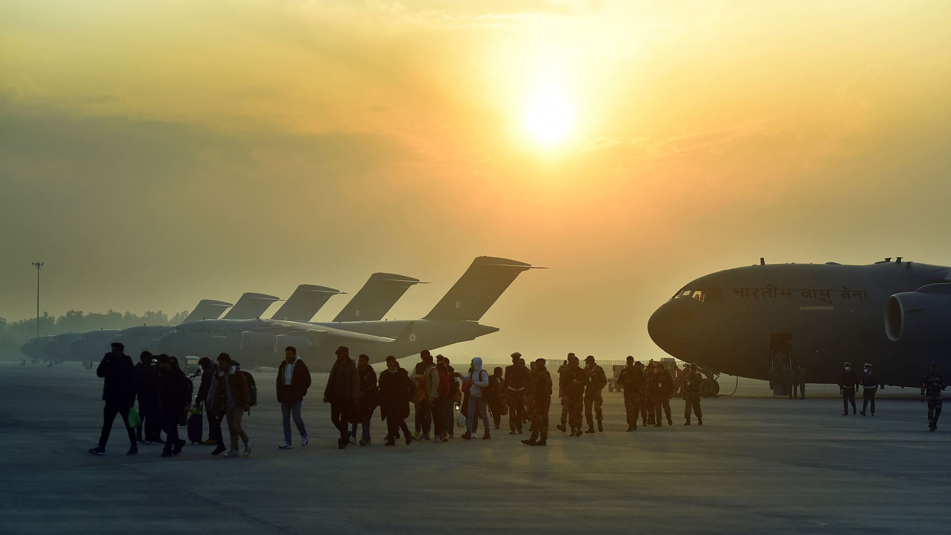 Indian Air forceaircraft, C-17 Globemaster, brings a batch of 200 stranded Indian students in Ukraine, at Hindon Air Force Station, on March 3, 2022 in New Delhi, India. 