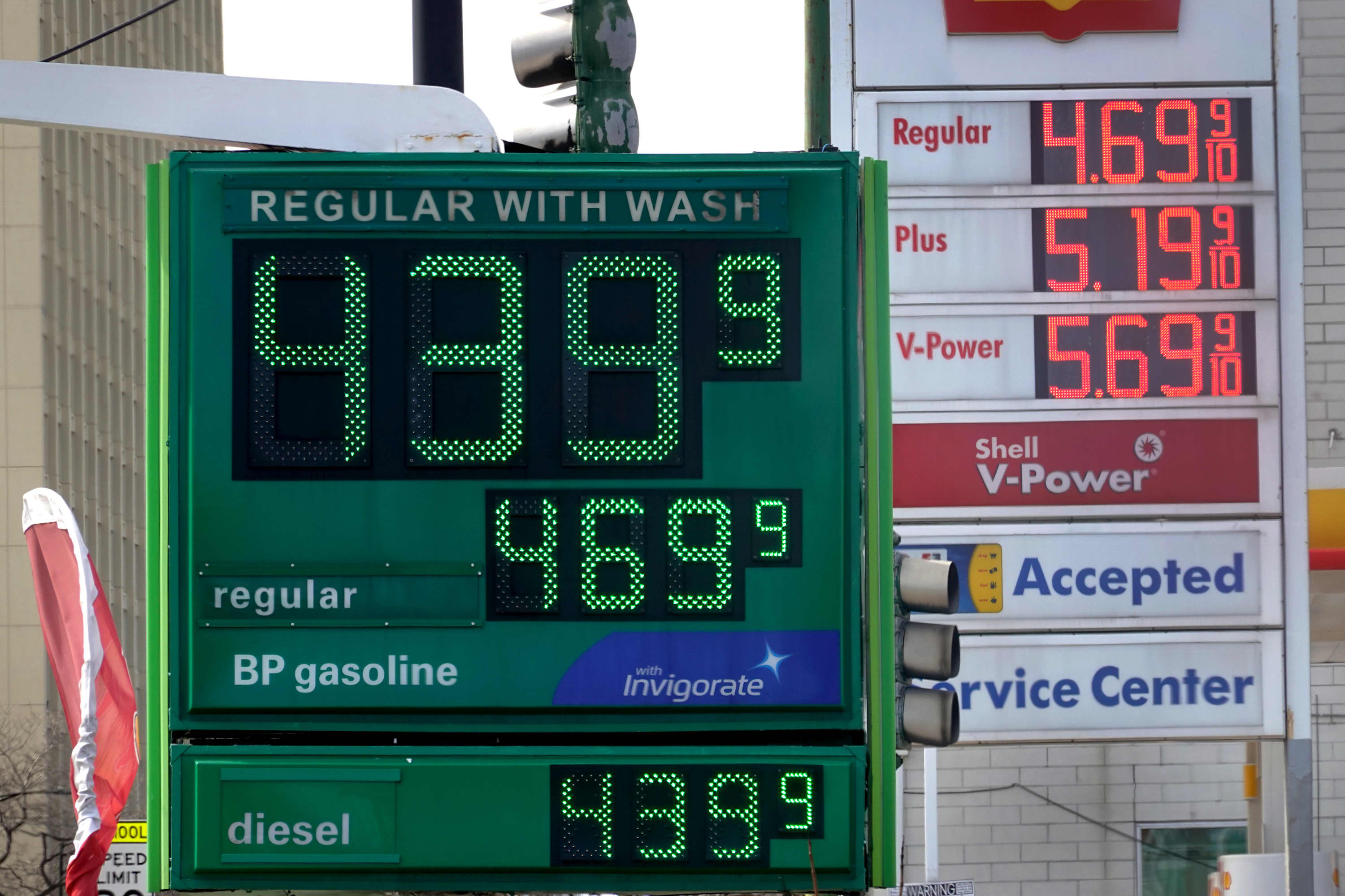 National average for a gallon of gas tops $4, the highest price at the pump sinc..