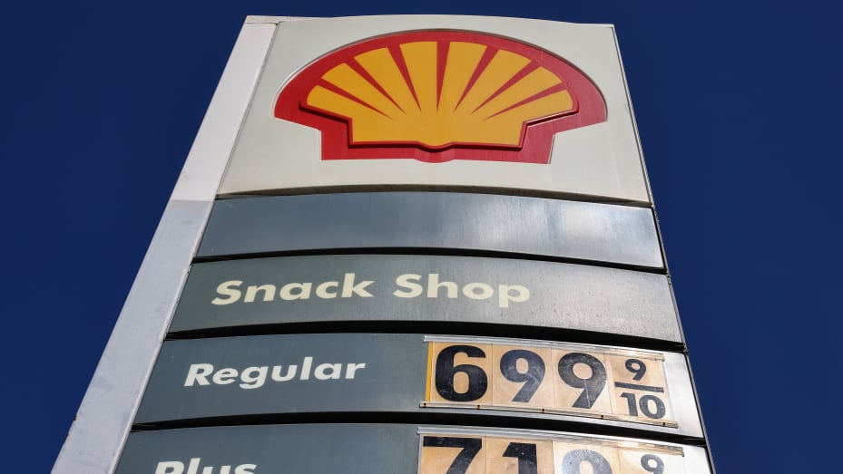 High gas prices are displayed at a Shell station on March 7, 2022 in Los Angeles, California. The average price of one gallon of regular self-service gasoline rose to a record $5.429 yesterday in Los Angeles County amid