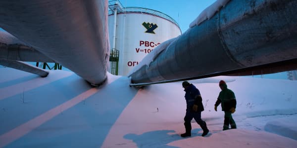 Tankers seen heading to Russia as oil price cap goes into effect on exports