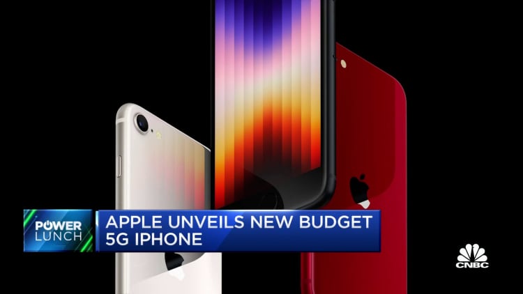 Apple unveils new budget 5G iPhone and set of Macbooks