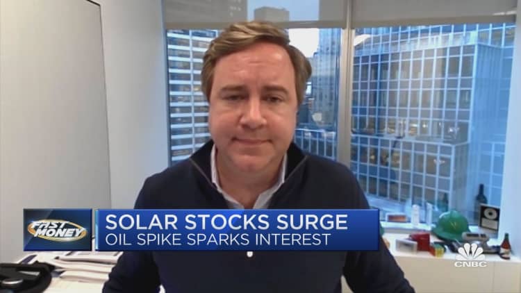 Trading solar stocks as oil spike sparks move higher in clean energy
