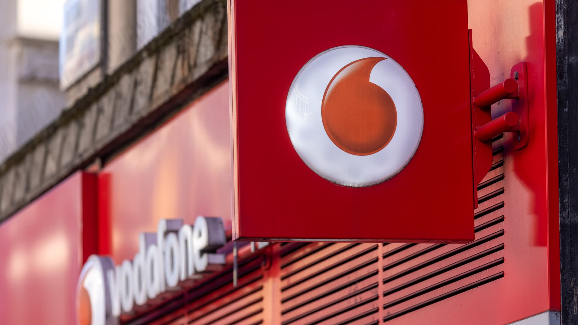 Vodafone CEO Nick Study to action down