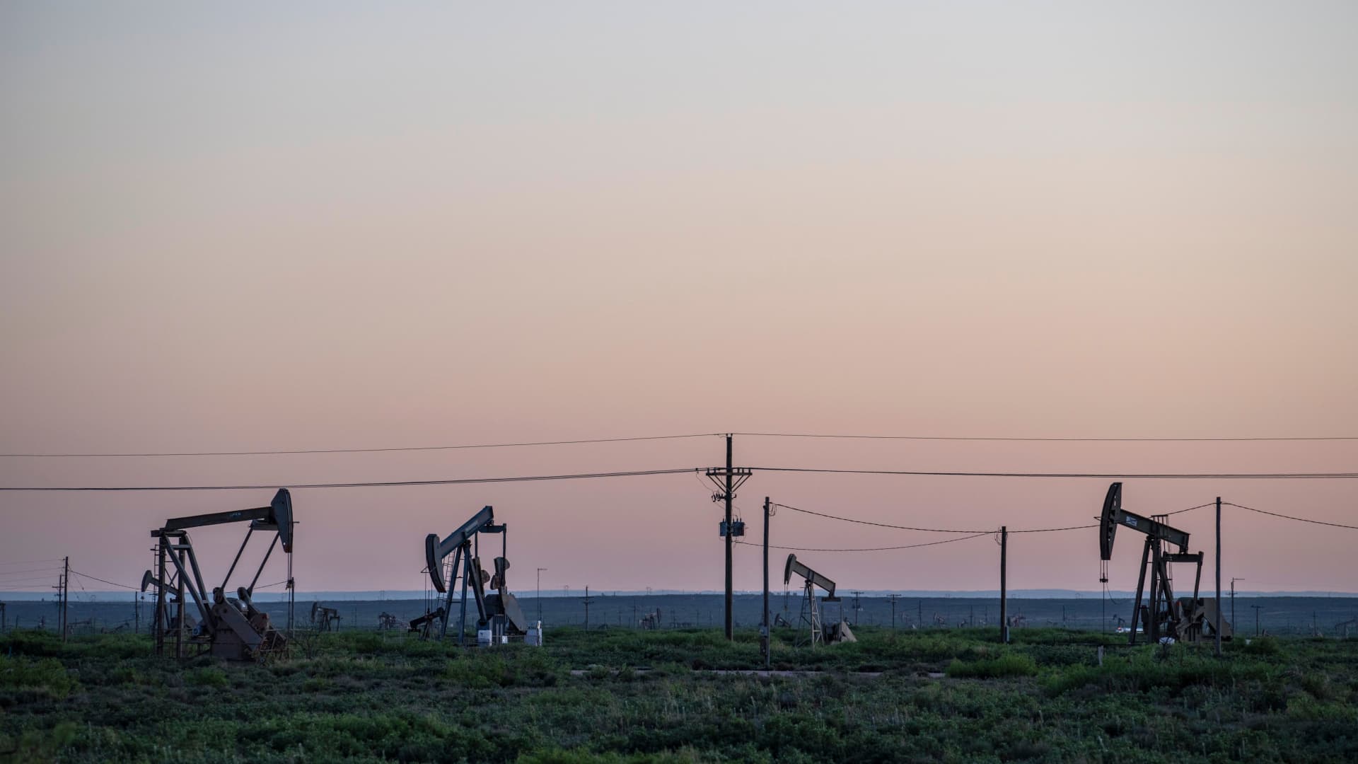 What tie-ups in the U.S. oil patch could mean for players like Coterra Energy 