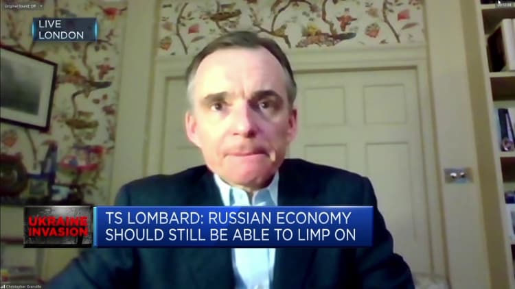 Russia’s economy will limp on without much deeper dislocation, strategist says