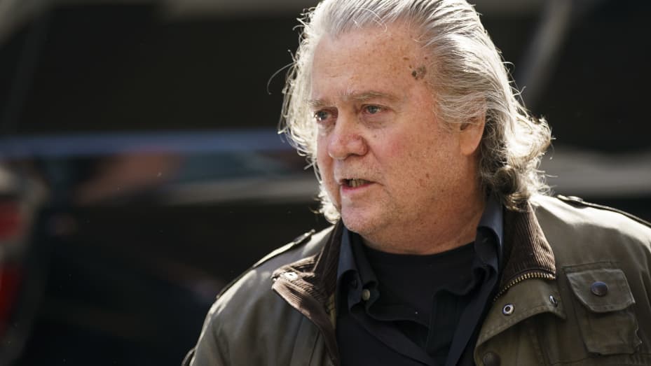 Steve Bannon, former adviser to Donald Trump, speaks to members of the media before entering federal court in Washington, D.C., U.S., on Wednesday, March 16, 2022.