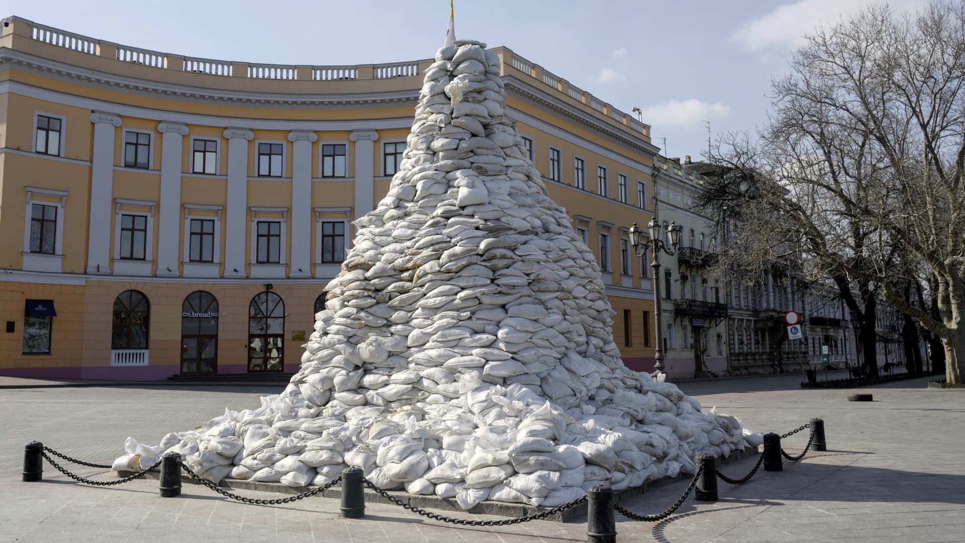A monument to Odessa's city founder Duke de Richelieu is protected with sand bags in Odessa on March 17, 2022. 