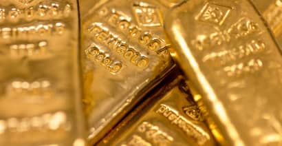 Is it time to buy gold? Wall Street pros weigh in as prices fall