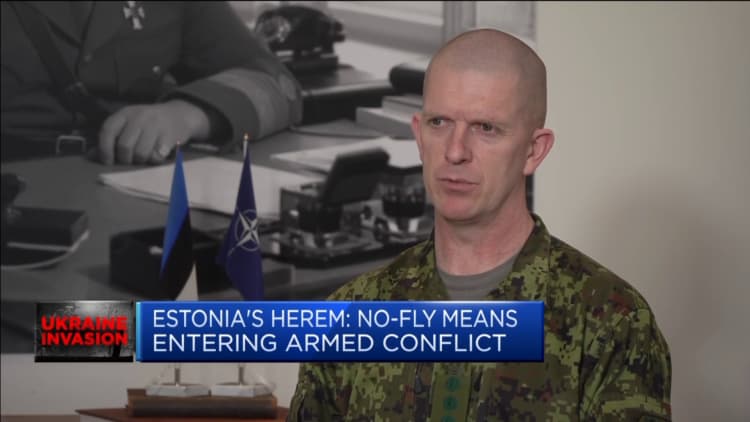No-fly zone in Ukraine is a very difficult political decision for NATO members, Estonia's chief of defense says