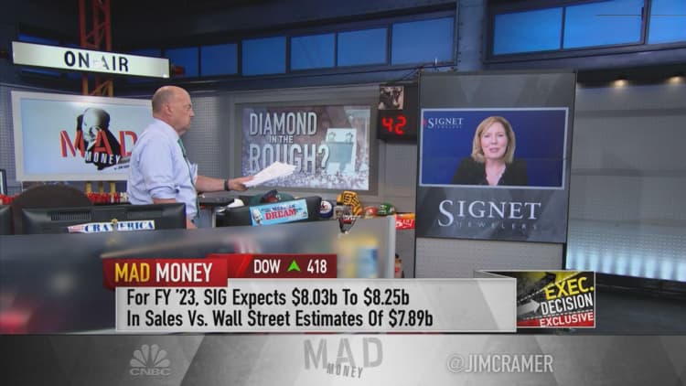 Signet CEO discusses market share gains and plans to keep investing in growth