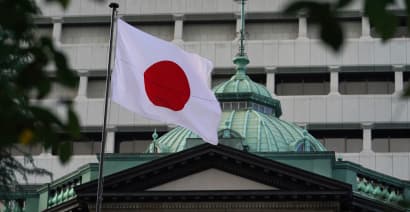 Japan's economy averts recession but rebounds much less than expected in Q4