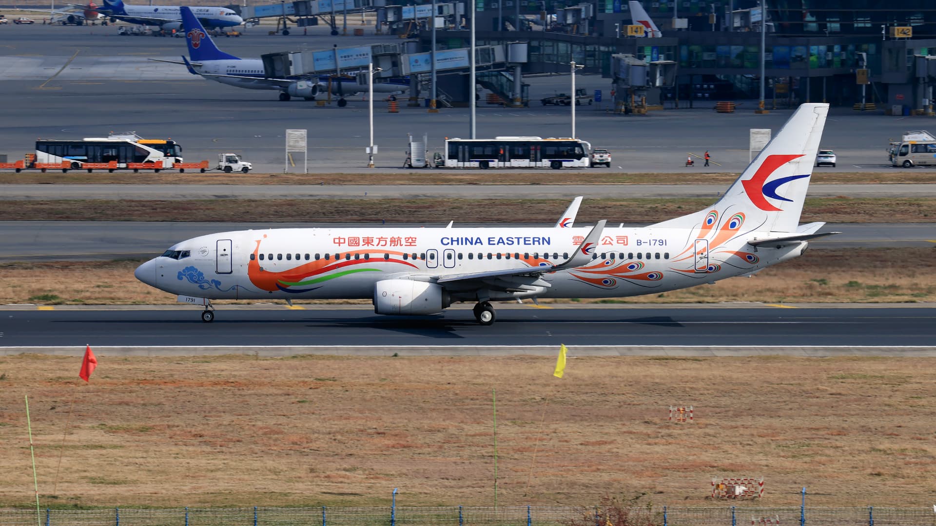 A China Eastern Airlines Boeing 737-800 aircraft flies on February 13, 2022 in Kunming, Yunnan Province of China.