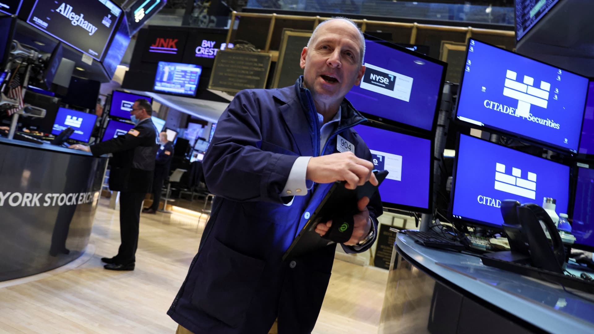 Stocks bounce as investors try to shake off Russia-Ukraine, Fed concerns