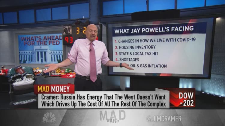 Powell's 'been dealt an insanely bad hand' in the inflation fight, Jim Cramer says
