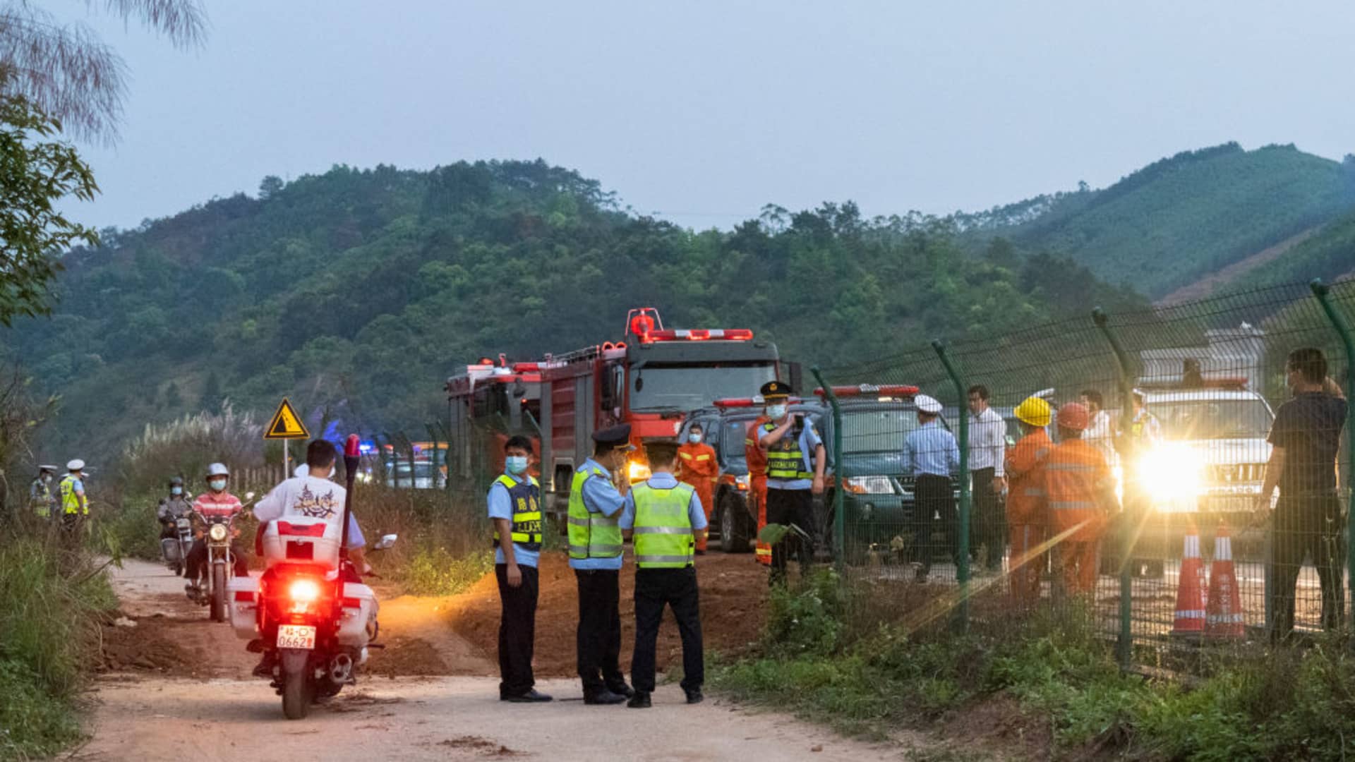 China Boeing 737 plane crash: No reports yet of bodies or survivors – CNBC