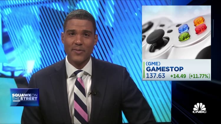 Meme stock mania returns as GameStop, AMC shares spike in this week's trade