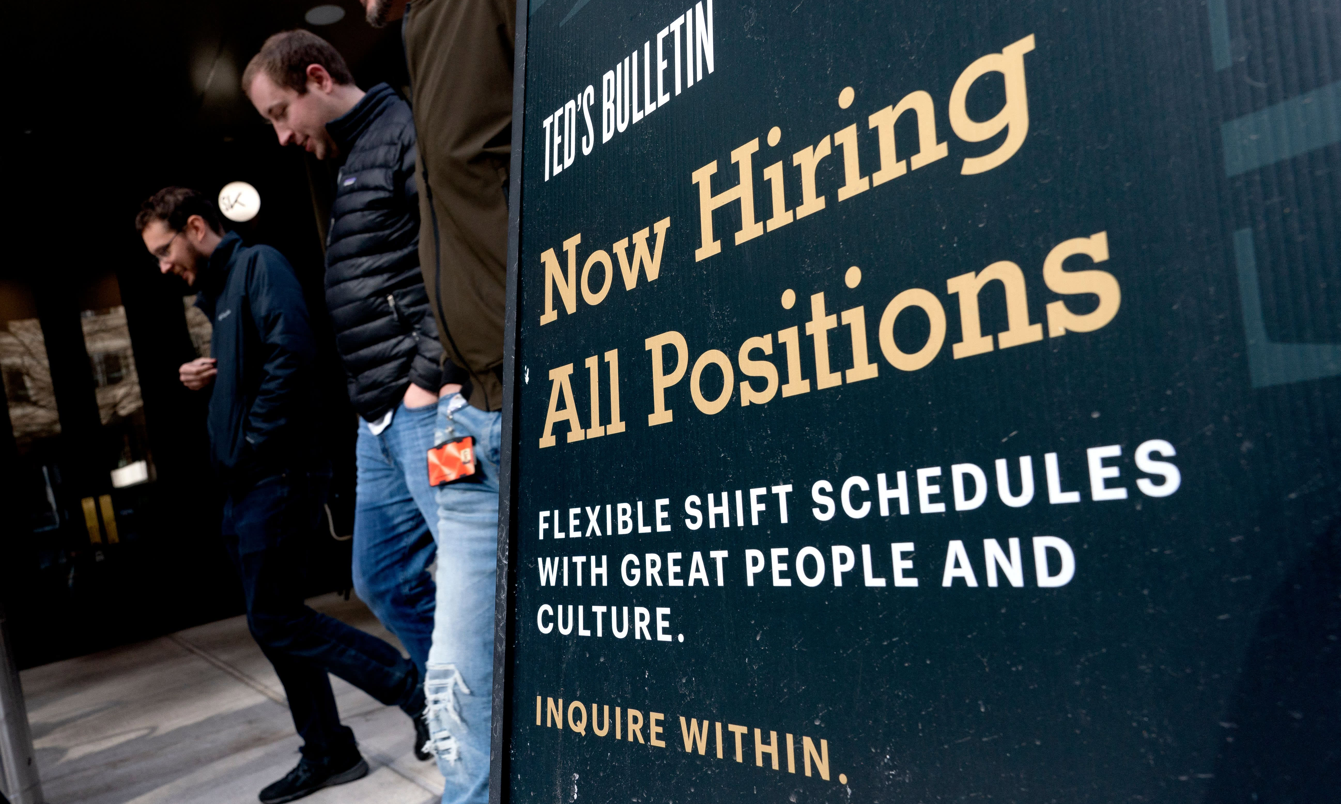 Arbeitslosenansprüche steigen auf 198.000, höher als erwartet