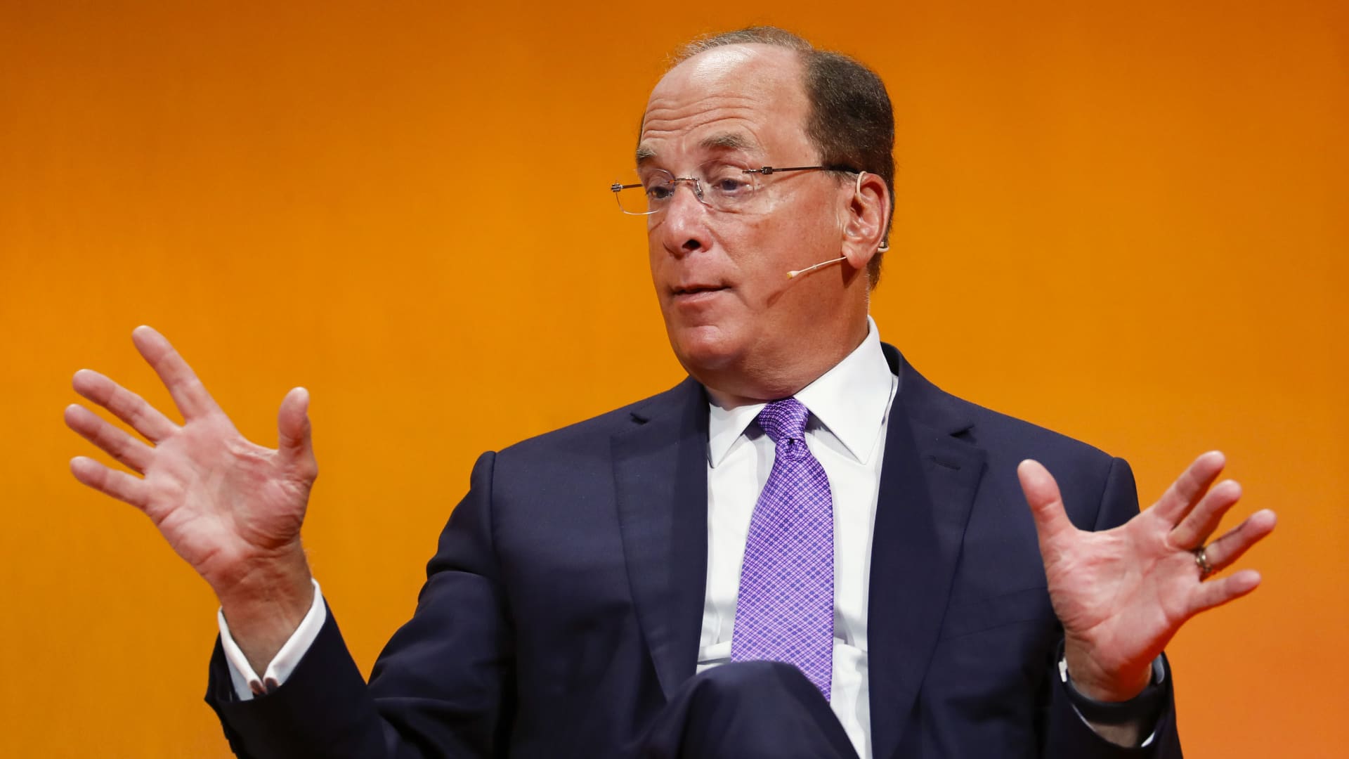 BlackRock launches a private trust to give clients exposure to spot bitcoin
