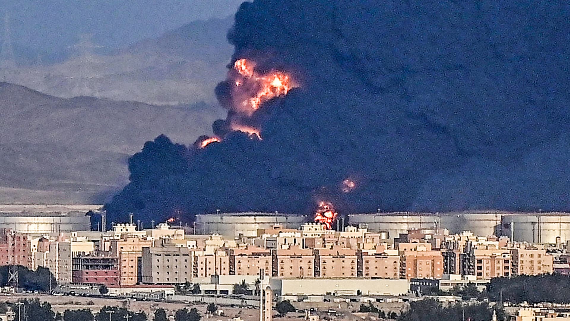 Houthi Yaman mengklaim serangan terhadap fasilitas Aramco setelah laporan kebakaran besar