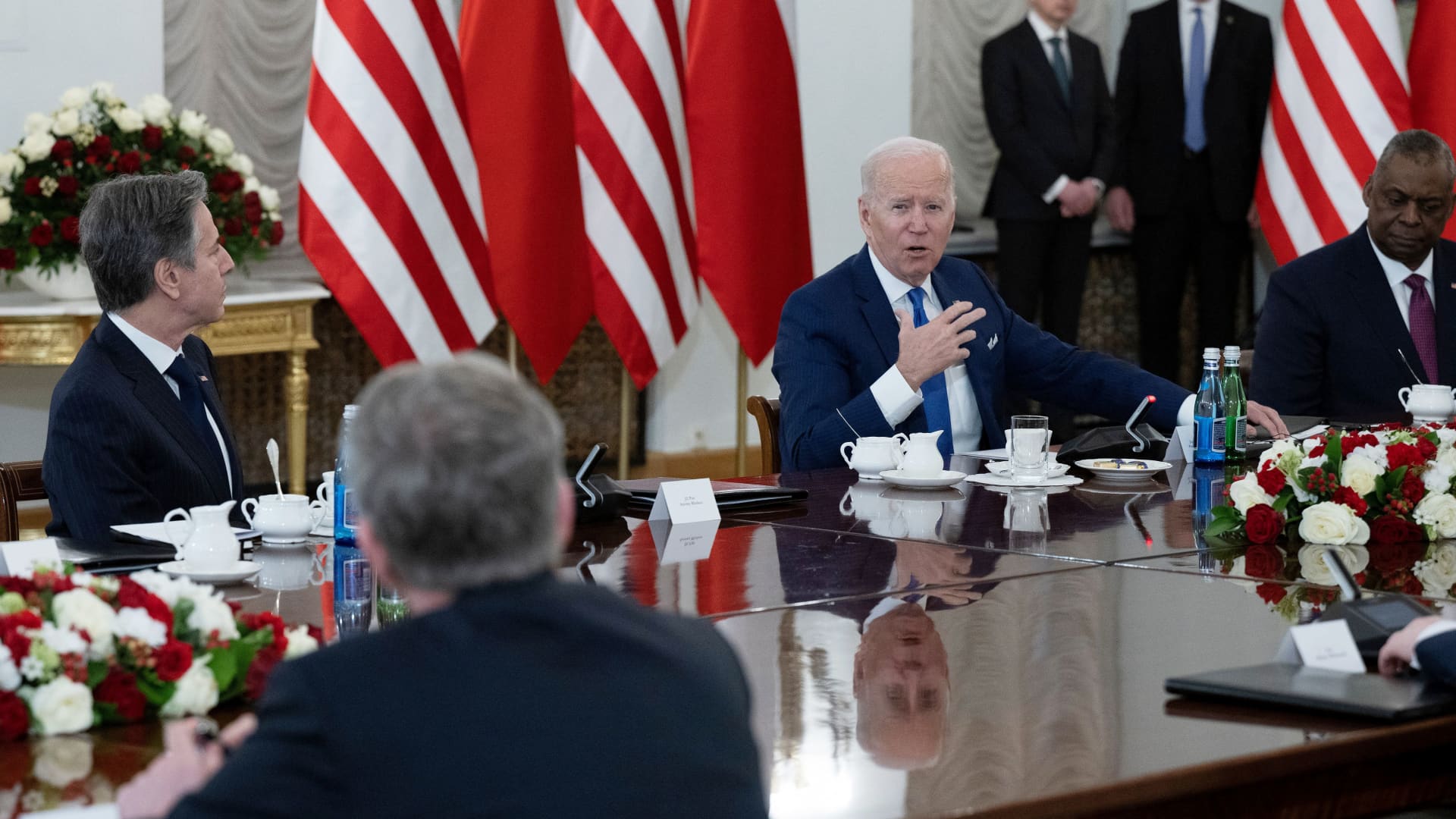 US Secretary of State Antony Blinken (L) and US Secretary of Defence Lloyd Austin (R) listen while US President Joe Biden speaks with the Polish President during a meeting on Russia's war on Ukraine at the presidential palace in Warsaw on March 26, 2022.