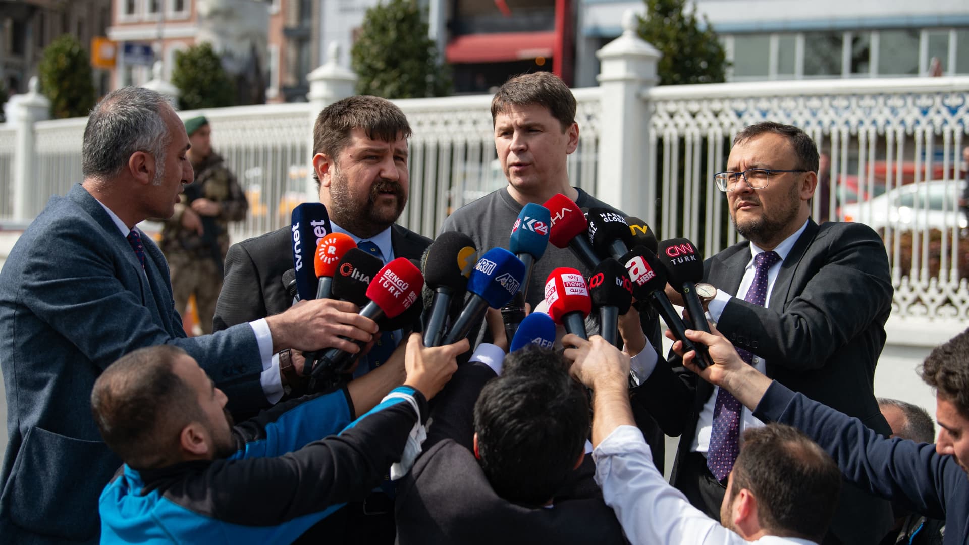 Ukrainian presidential adviser Mykhailo Podolyak (C) speaks to the press after first Russia and Ukraine face-to-face talks in weeks at Dolmabahce palace in Istanbul, on March 29, 2022, to end the nearly five-week-old war which has killed an estimated 20,000 people.