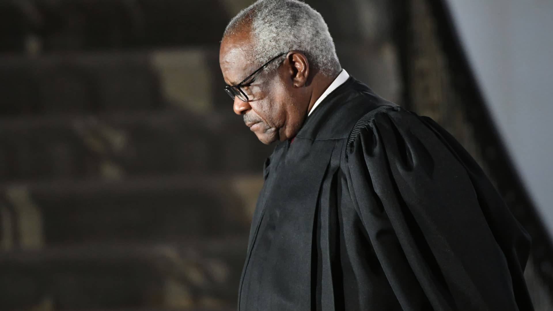 Democrats demand Supreme Court’s Clarence Thomas recuse himself from key 2020 el..