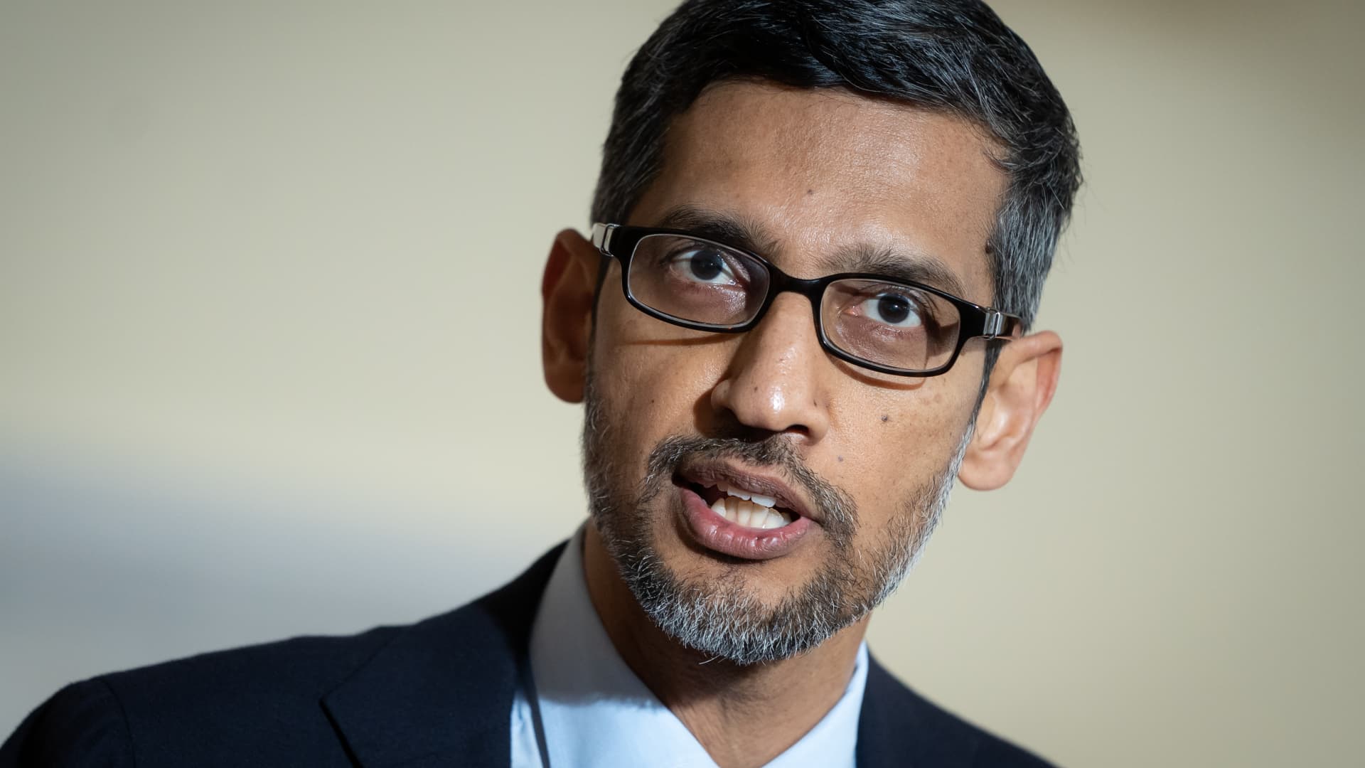New bipartisan bill would force Google to break up its ad business
