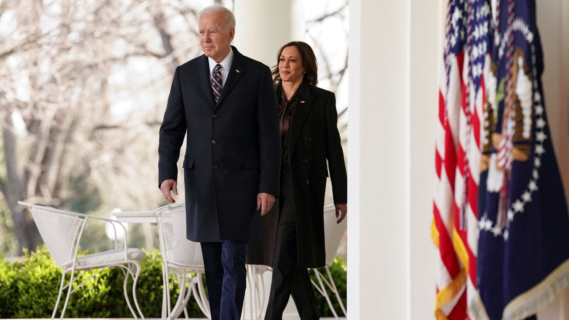 Harris, Newsom engage with donors as possible 2024 bids loom if Biden doesn’t ru..
