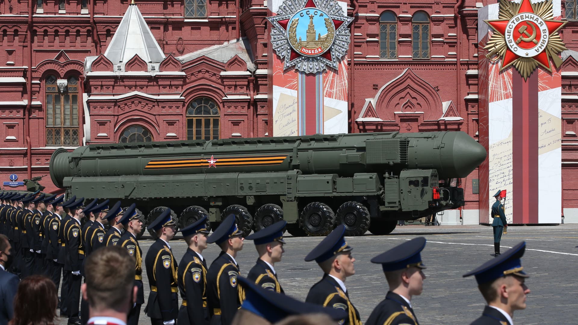 Putin’s ‘incredibly dangerous’ nuclear threats raise the risk of an unprecedente..