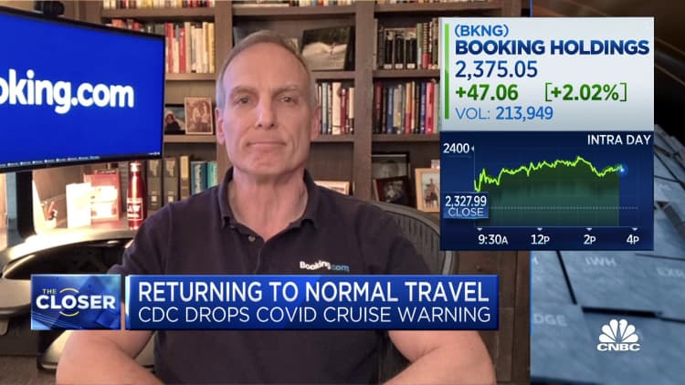 Buy your ticket now if you're planning to take a summer trip, says Booking Holdings CEO