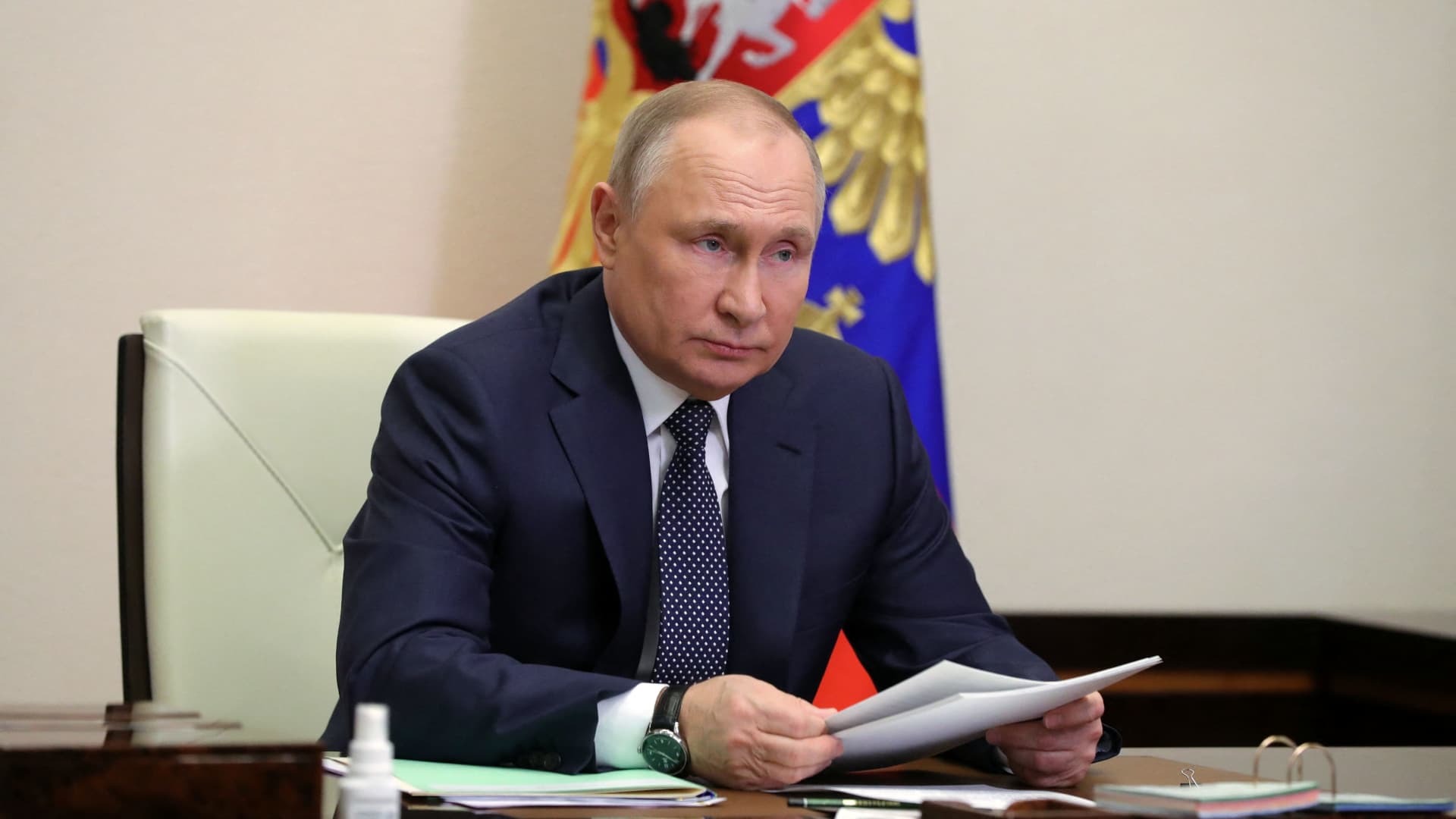 Putin talks tough on gas-for-rubles deadline. But European leaders aren’t too wo..