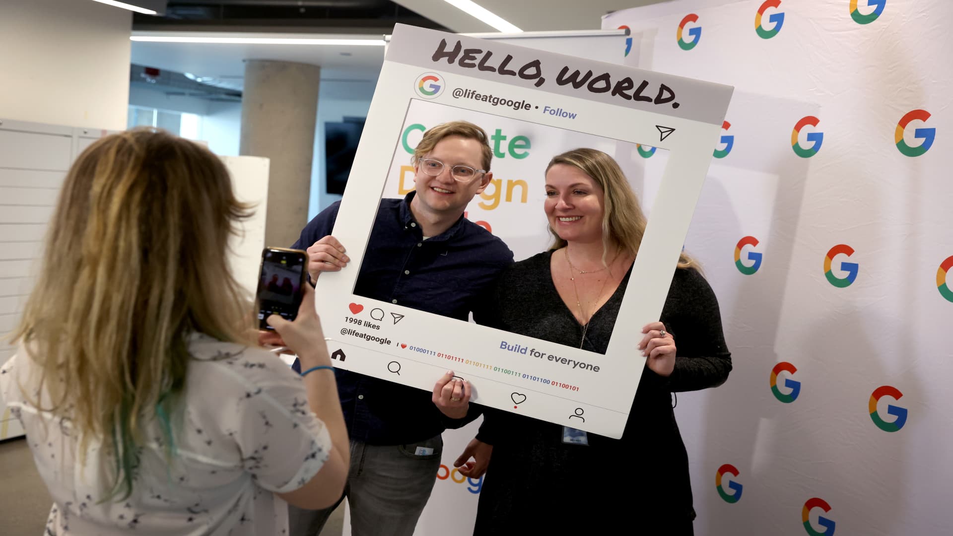 Employees are welcomed back to work with breakfast in the cafeteria at the Chicago Google offices on April 05, 2022 in Chicago, Illinois. Google employees began returning to work in the office this week for three days a week following a two-year hiatus caused by the COVID-19 pandemic. 