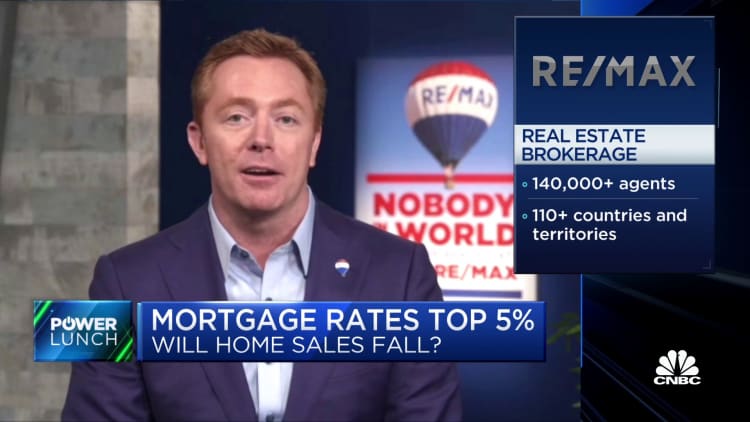 Here's what RE/MAX's CEO says is driving the hot real estate market