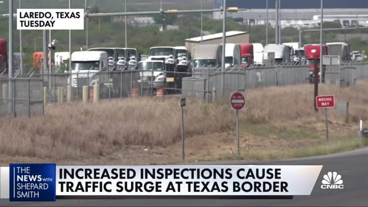 Abbott's enhanced security measures create traffic surge at Texas-Mexico border