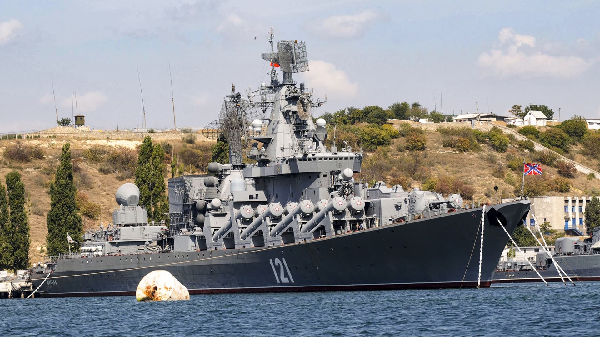 U.S. believes Ukrainian missiles sank Russian warship over 900 bodies found near Kyiv – CNBC