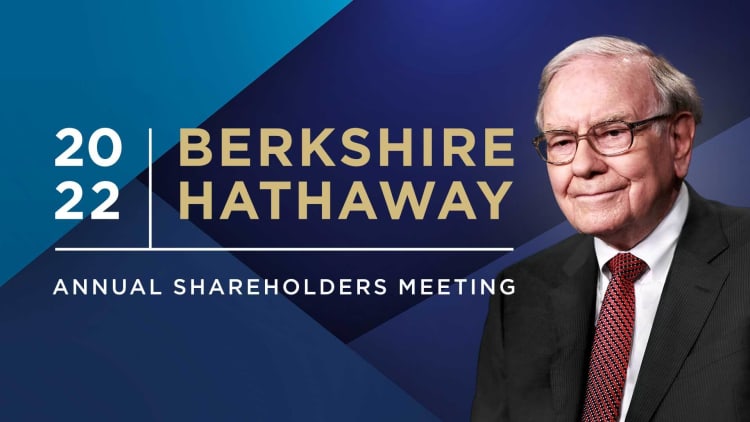Watch Warren Buffett and Charlie Munger preside over full Berkshire Hathaway annual meeting