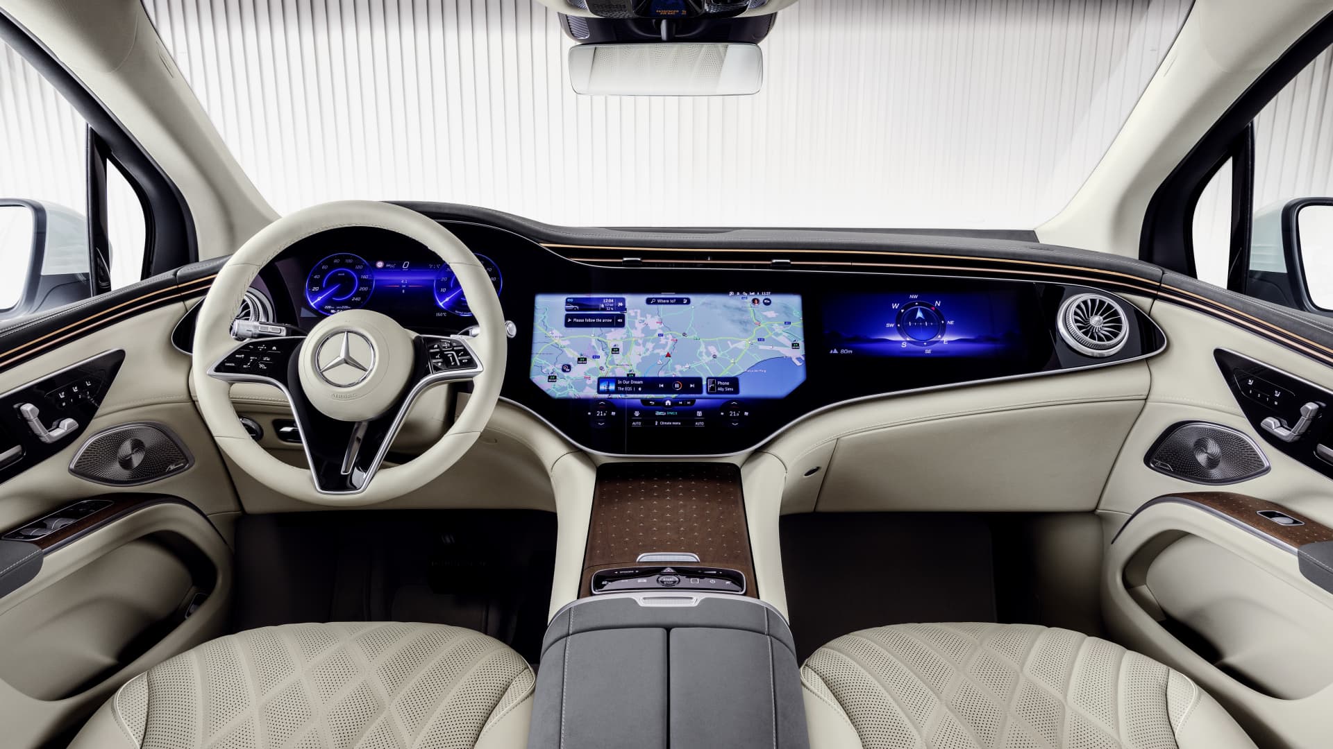 Mercedes-Benz electric EQS SUV