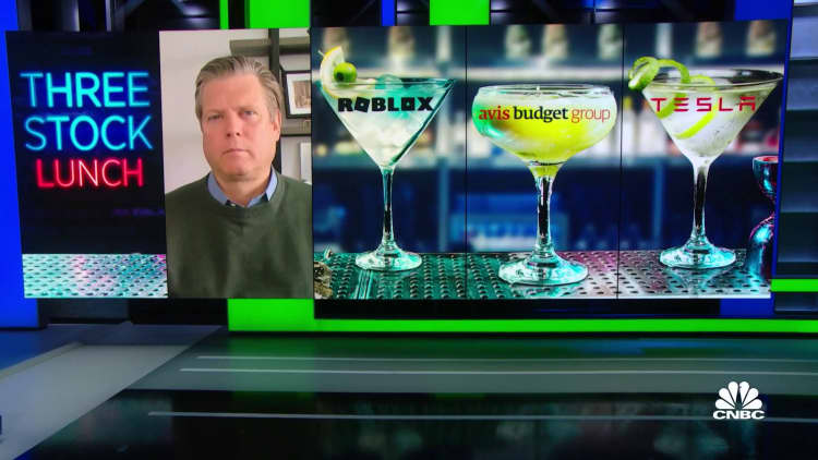 Three-Stock Lunch: Carter Worth breaks down Roblox, Avis Budget Group and Tesla
