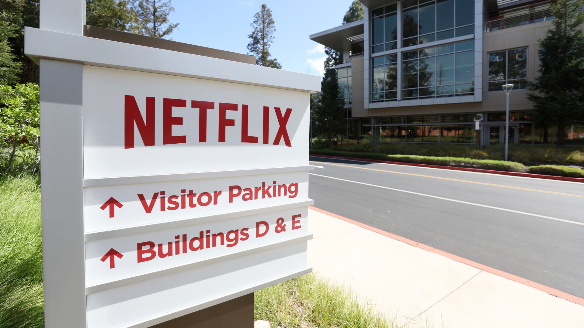 At Netflix, the new growth story is all about cash