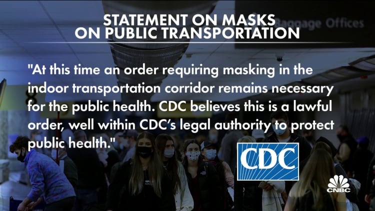 CDC still wants travelers to mask up