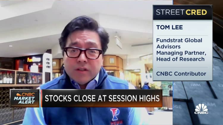 It's tough for equity traders right now, says Fundstrat's Tom Lee